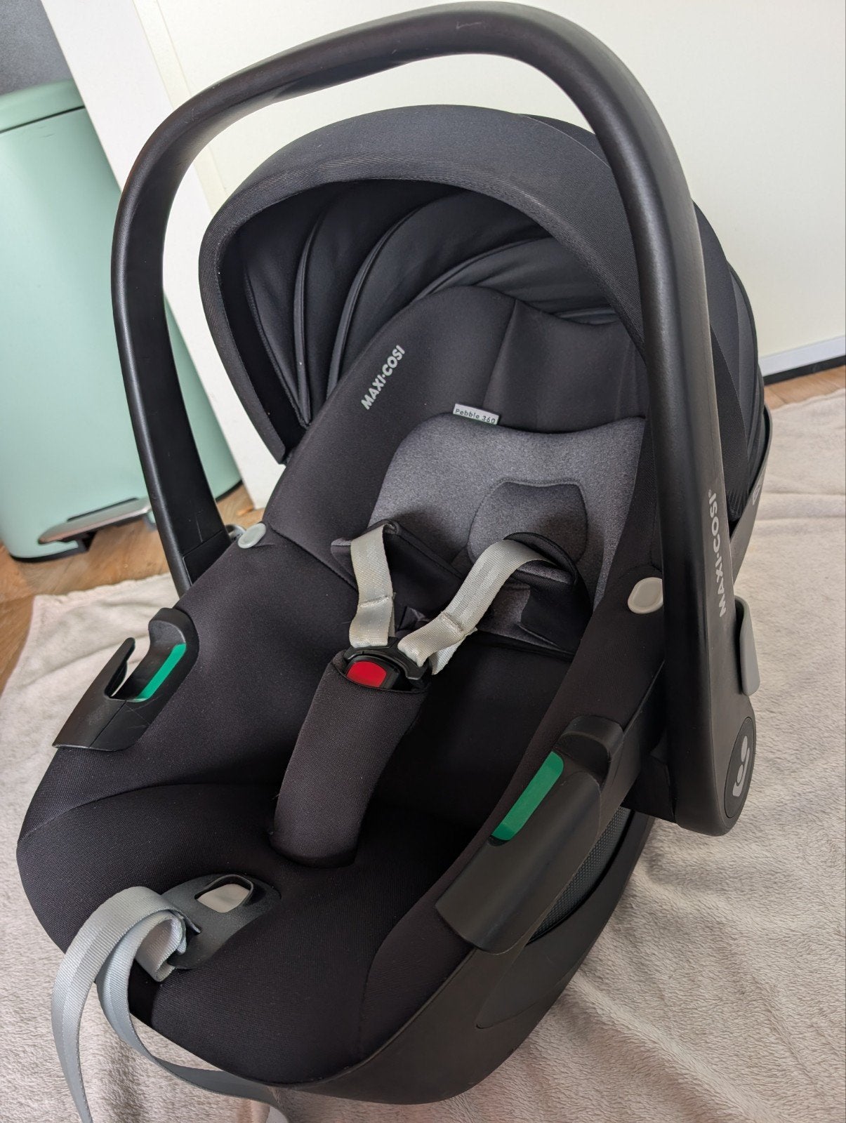 Maxi-Cosi Pebble 360 + adapters – nette staat, Ophalen, Zijbescherming, Zo goed als nieuw, Isofix
