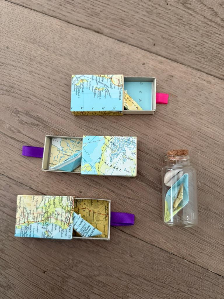 Origami geluksbootjes in luciferdoosje of flesje nieuw, Ophalen of Verzenden, Nieuw