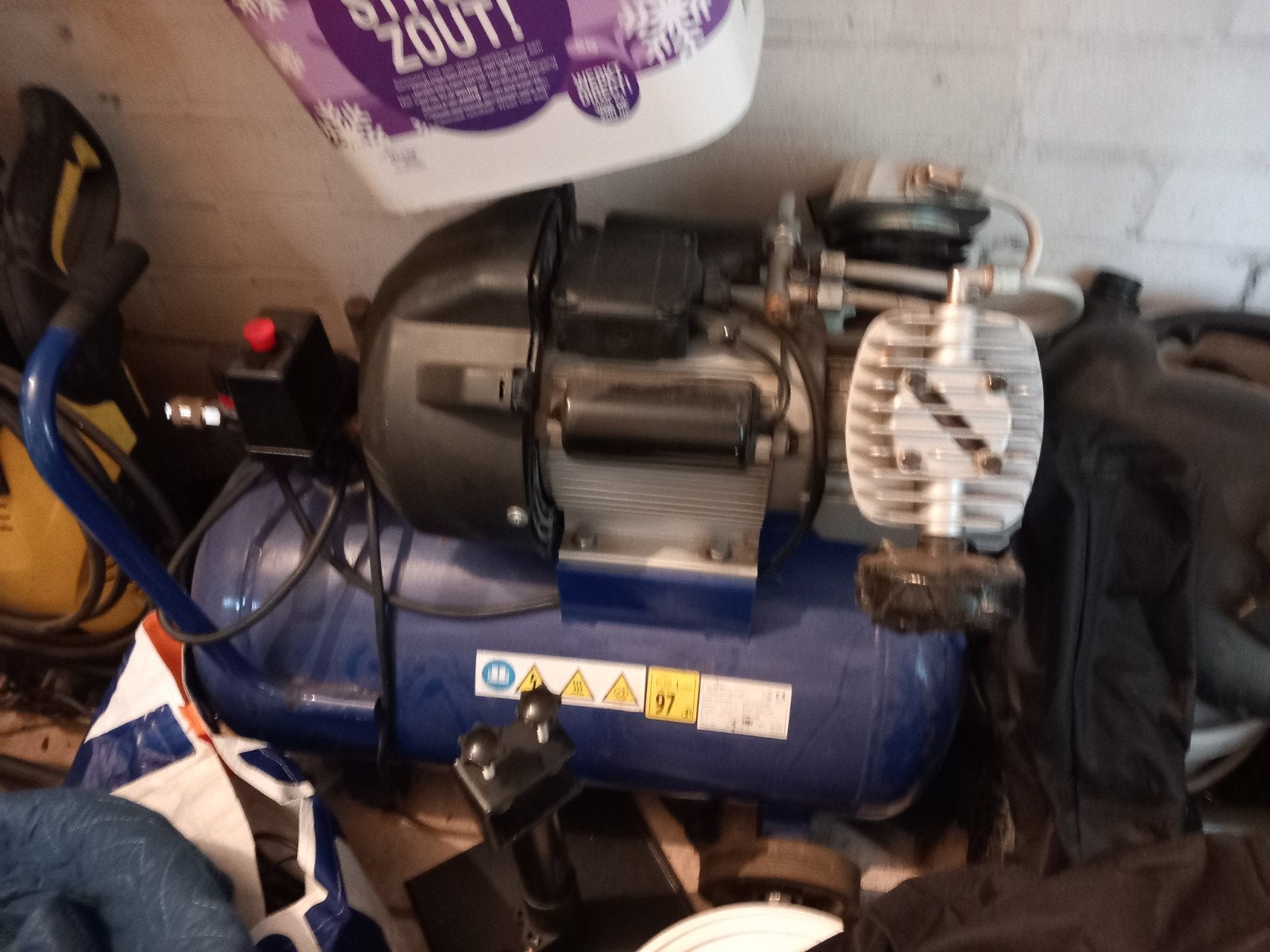 Gebruikte compressor 50 liter met luchtslang., Ophalen, Gebruikt, 6 tot 10 bar, 25 tot 100 liter