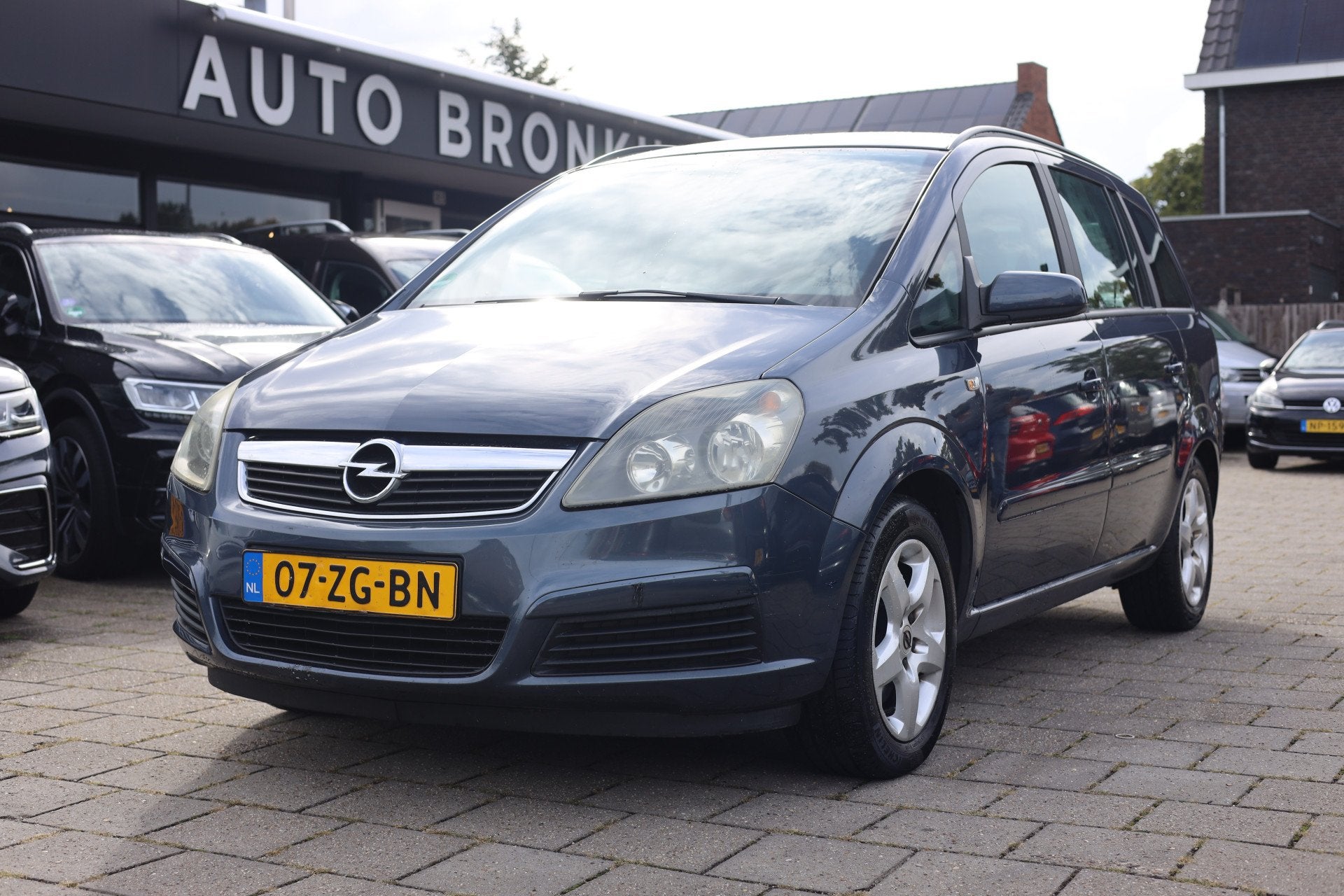 Opel Zafira 2.2 AUTOMAAT | AIRCO | CRUISE | TREKHAAK | 7P, Auto's, Opel, Stof, Gebruikt, Zwart, 4 cilinders