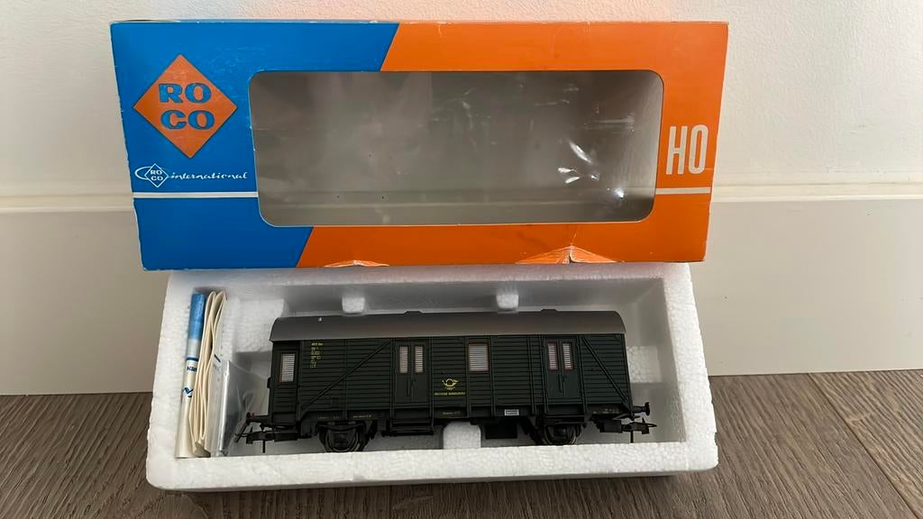 Roco 4217 Postrijtuig / postwagon Deutsche Bahn (DB) H0, Gelijkstroom, Wagon, Ophalen of Verzenden, Zo goed als nieuw