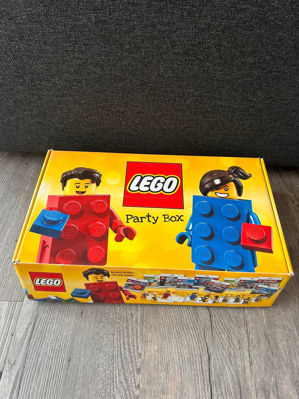 LEGO PARTY 10 packs en ongebruikte uitnodigingen, Ophalen, Zo goed als nieuw