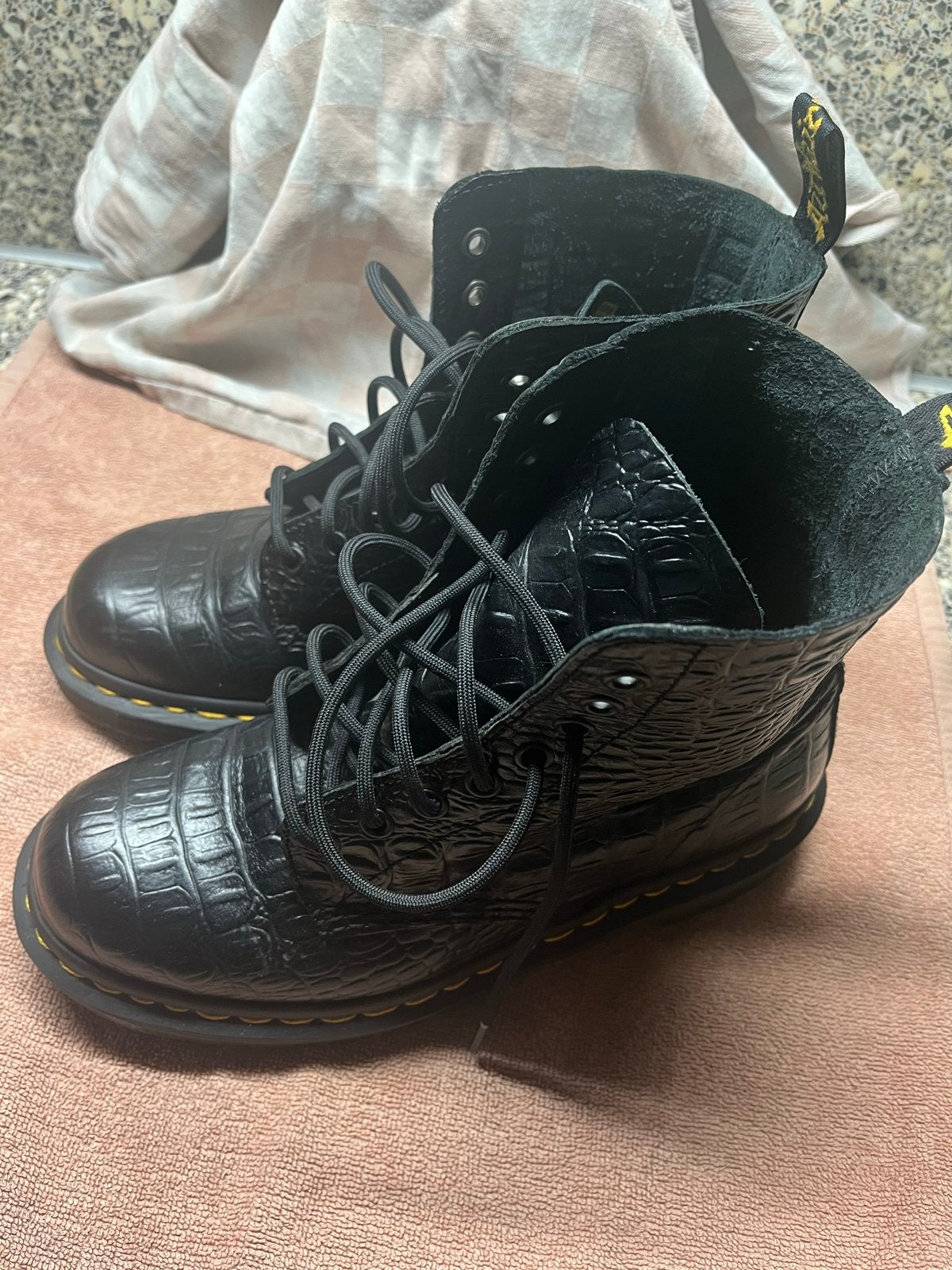 Dr. Martens Pascal Croco Print Laarzen, Kleding | Dames, Ophalen of Verzenden, Zo goed als nieuw, Zwart, Lage of Enkellaarzen