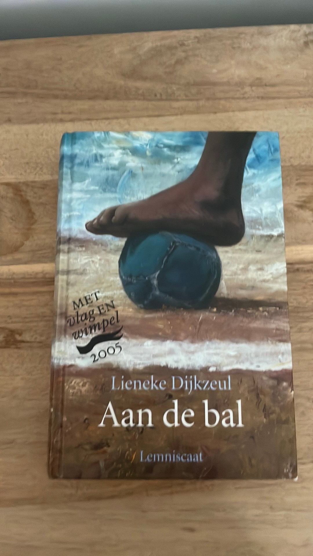 Aan de bal, Ophalen, Zo goed als nieuw