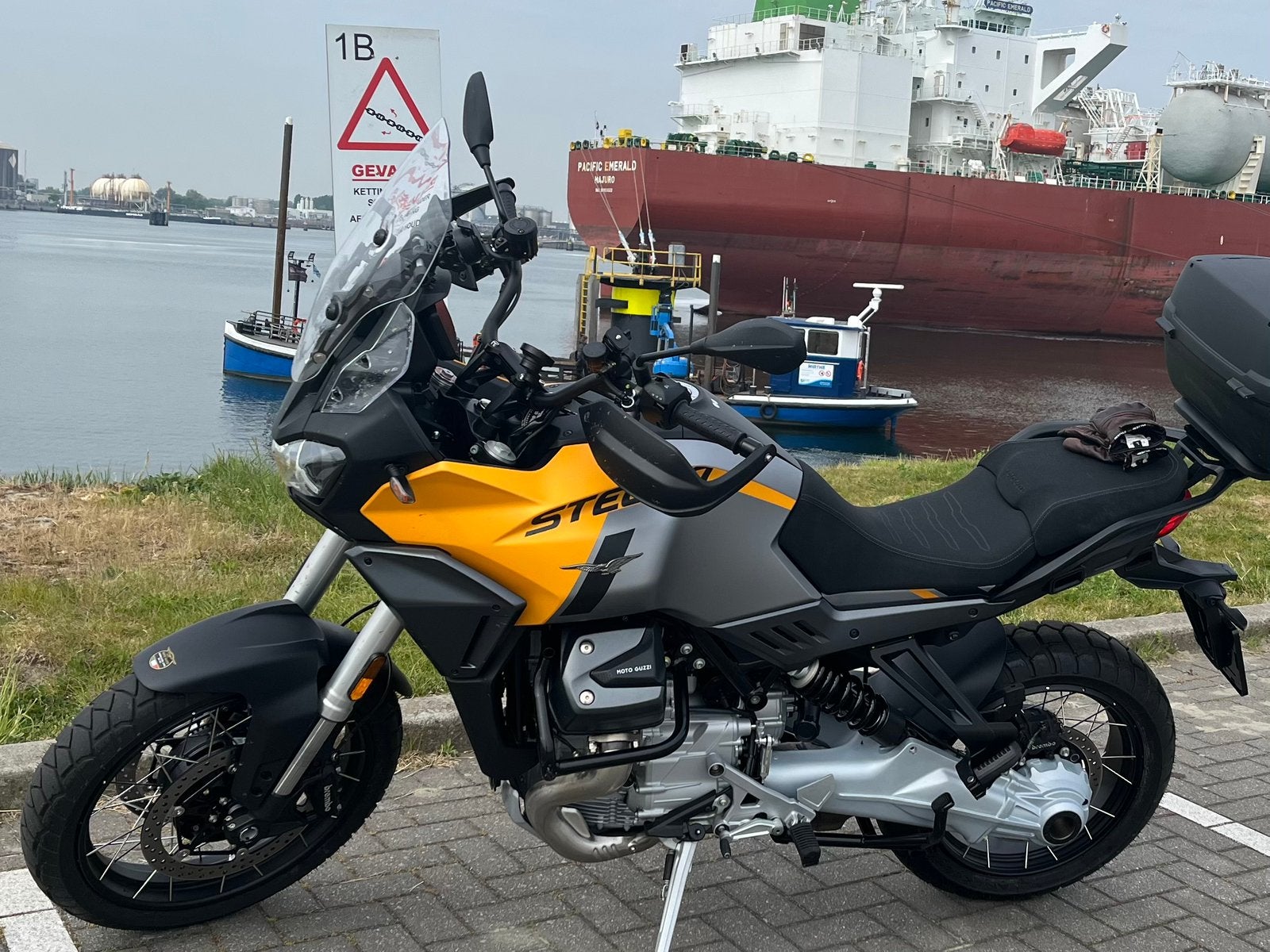 Moto guzzi stelvio 2025, Motoren, 2 cilinders, Occasion, Particulier, Meer dan 35 kW