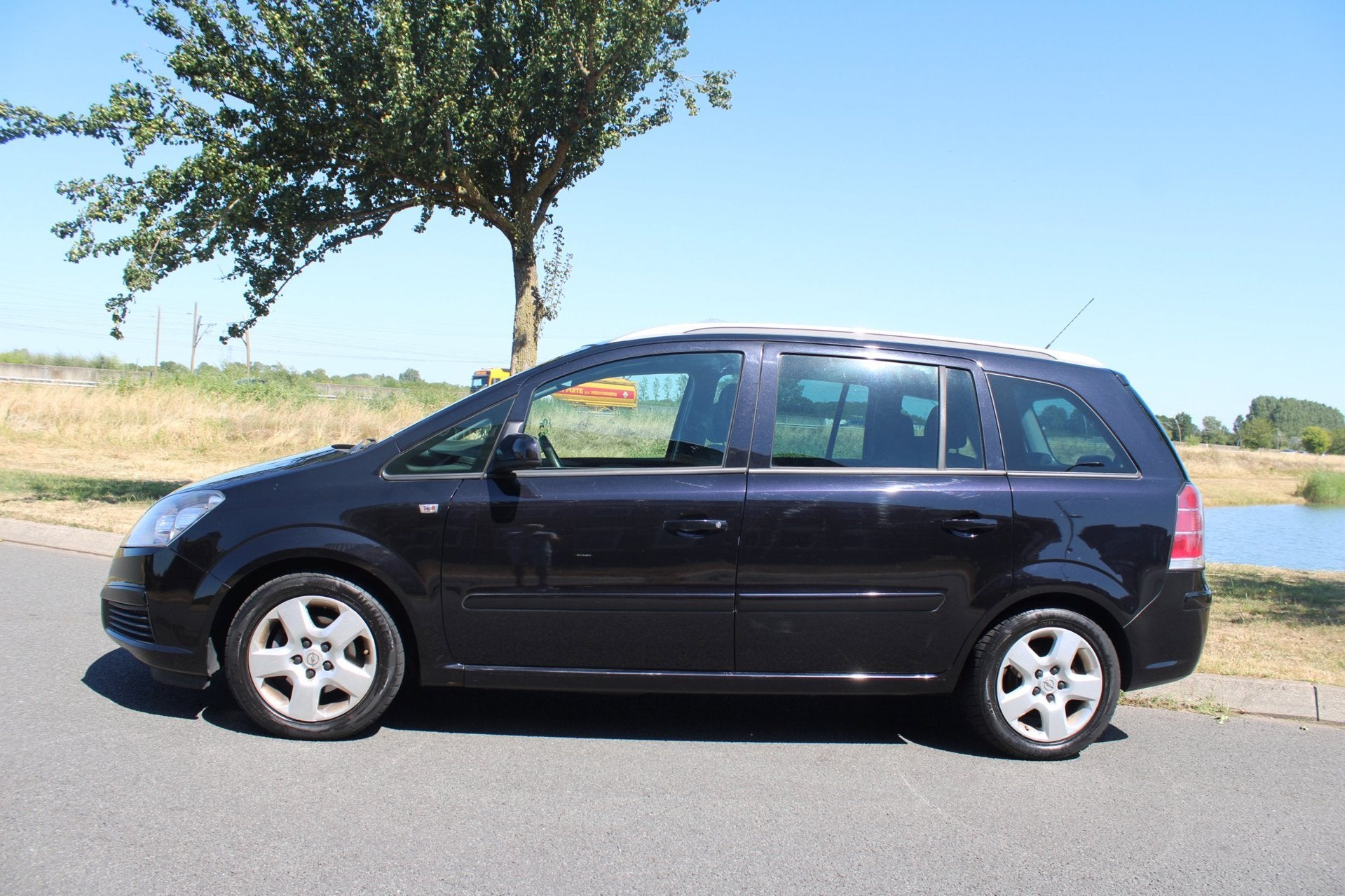 Opel Zafira 1.8 Enjoy APK 08-01-2027, Stof, Gebruikt, 4 cilinders, Zwart