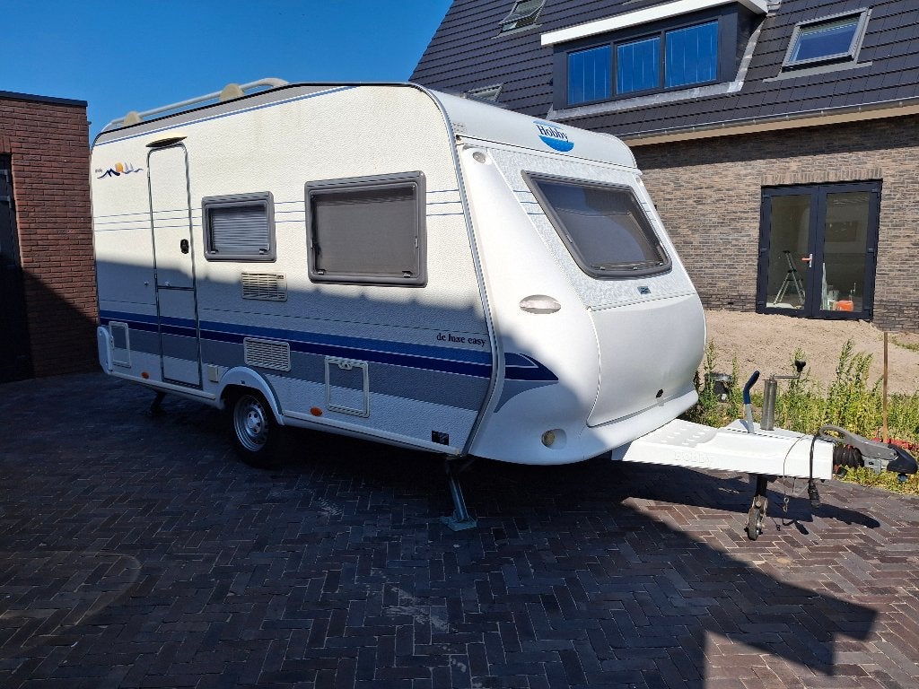 Hobby 400 SF De Luxe Easy 2004, Hobby, 750 - 1000 kg, Particulier, Tot en met 4