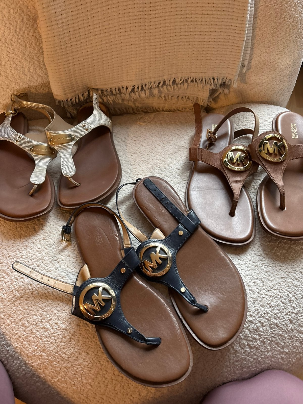 Michael Kors leren sandalen / teenslippers maat 39 & 40, Ophalen of Verzenden, Gedragen, Sandalen of Muiltjes