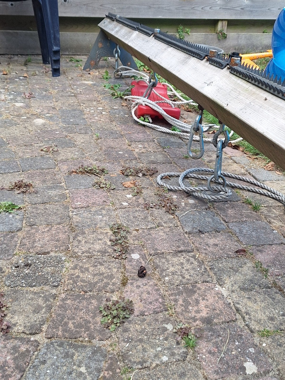 balk met schommel klemmen, Ophalen