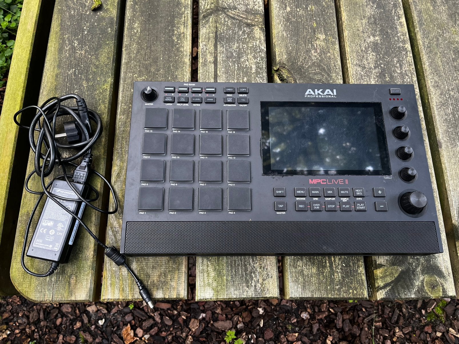 Akai MPC live II, Muziek en Instrumenten, Ophalen, Zo goed als nieuw