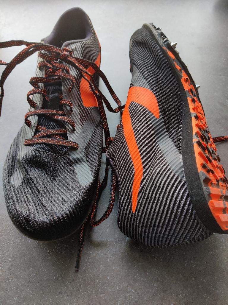 Veldloop-/atletiekschoenen met spikes (6mm), oranje/zwart, Sport en Fitness, Loopsport en Atletiek, Ophalen, Zo goed als nieuw