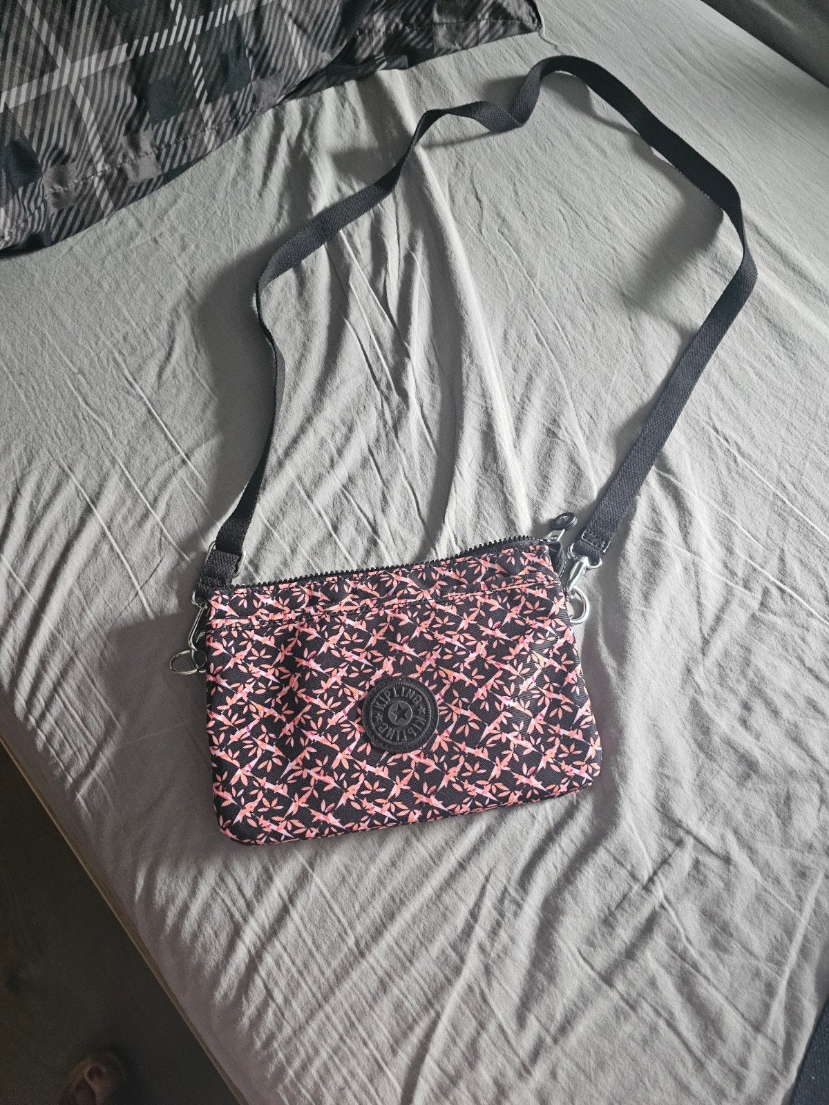 Te koop Kipling schoudertas nu voor 15euro, Ophalen of Verzenden, Zo goed als nieuw, Kipling