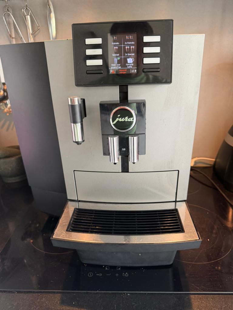 JURA X6 DARK INOX (E A) 2024 prijs is inclusief btw, Witgoed en Apparatuur, Koffiezetapparaten, 10 kopjes of meer, Ophalen, Zo goed als nieuw
