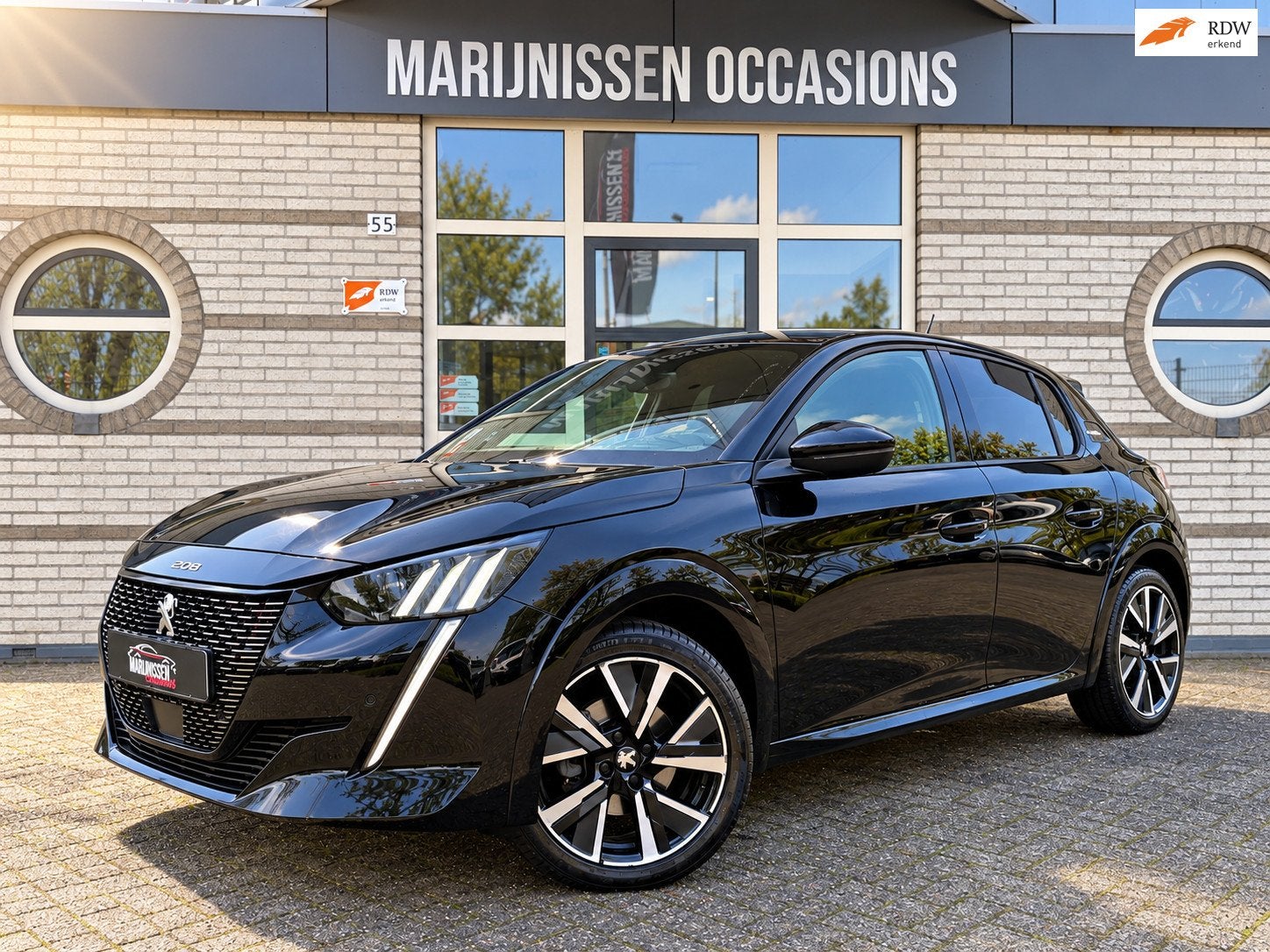 Peugeot 208 1.2 PureTech GT-Line |DigitalDash,Cam,Keyless|, Dealer onderhouden, Gebruikt, Zwart, 1199 cc