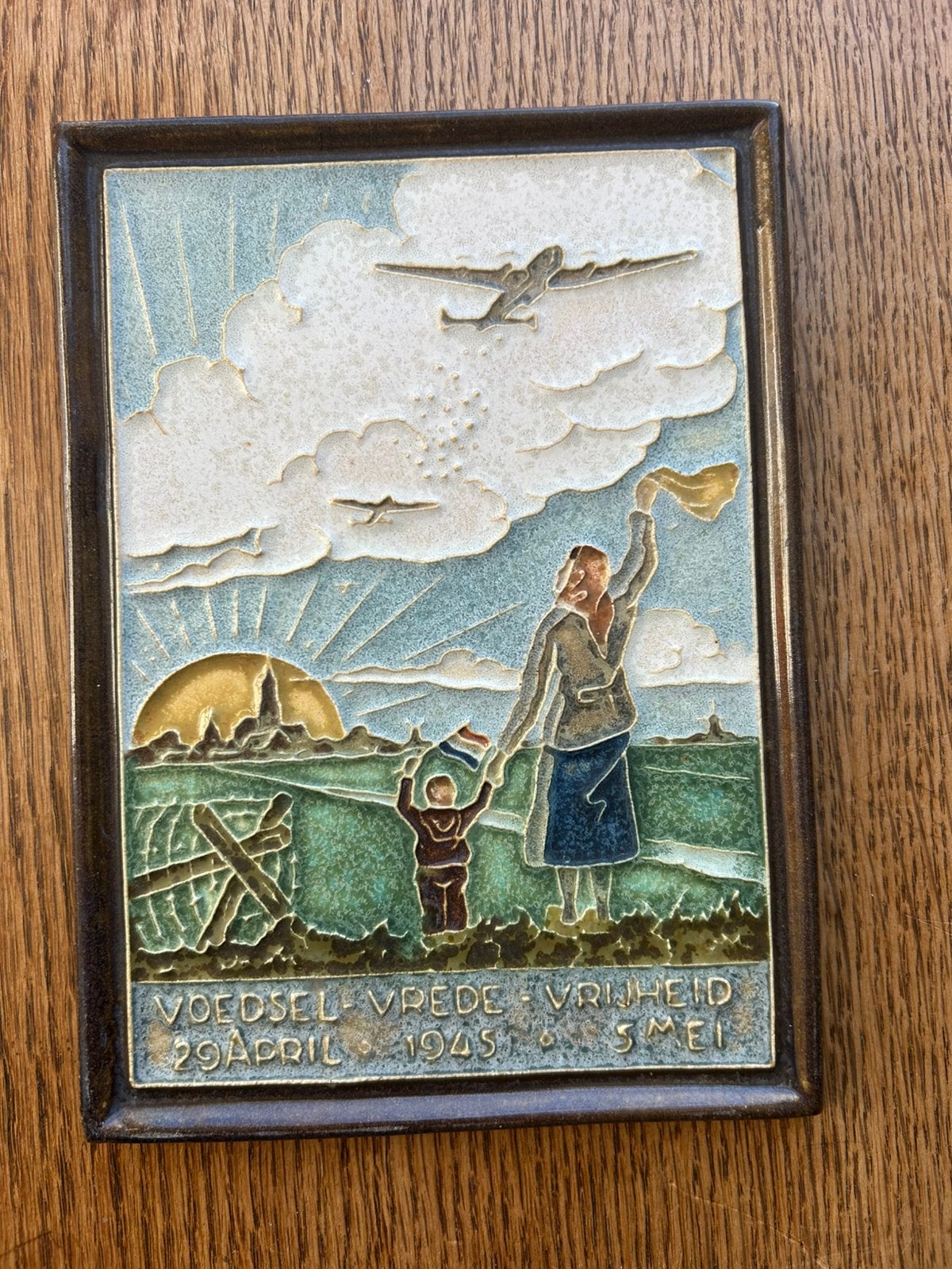 Porceleyne fles cloisonne tegel voedseldropping oorlogserie, Ophalen of Verzenden
