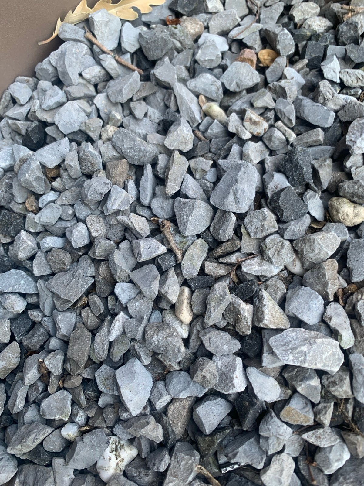 Ca. 100 kg Ardenner split (8/16 mm) - ca 7 -10 zakken, Ophalen, Zo goed als nieuw, Grijs, Split