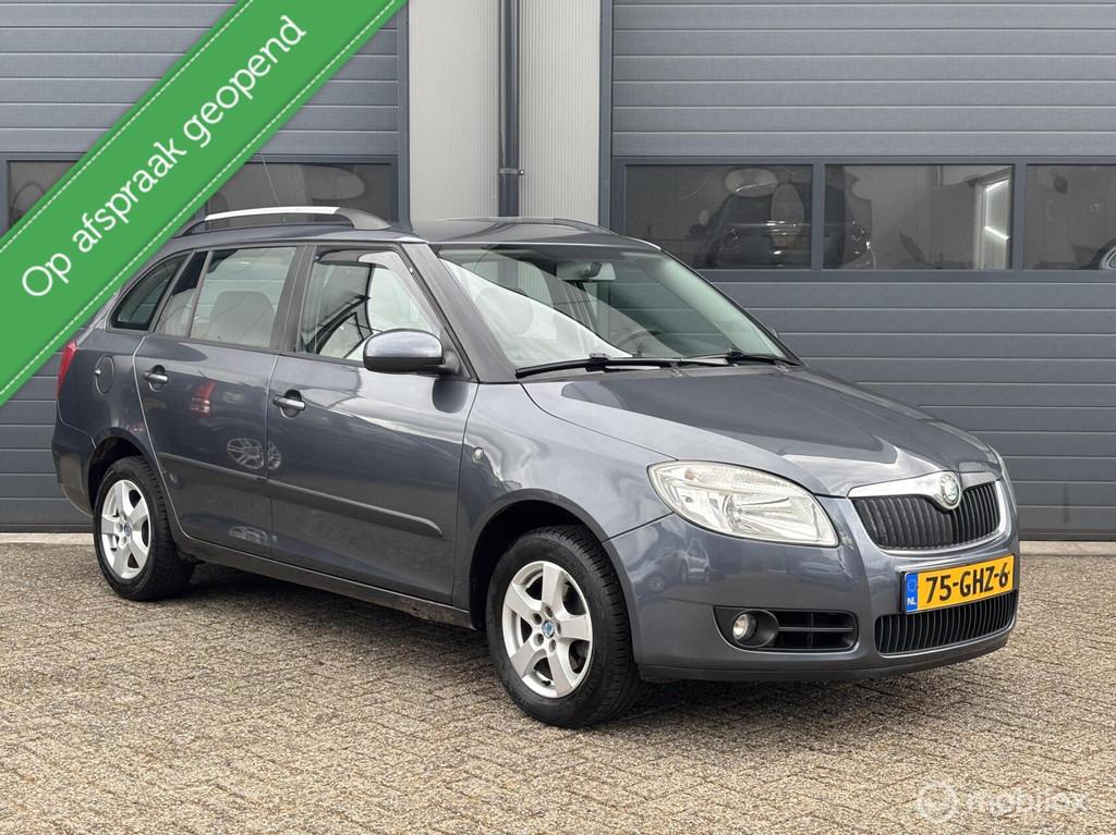 Skoda Fabia Combi 1.4-16V Ambiente Business Uitvoering, Auto's, Skoda, Voorwielaandrijving, 40 €/maand, 4 cilinders, Origineel Nederlands