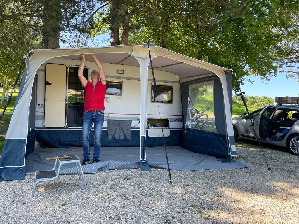 Caravan Buerstner holiday 430 TN, Caravans en Kamperen, Caravans, Treinzit, Particulier, Bürstner, 4 tot 5 meter