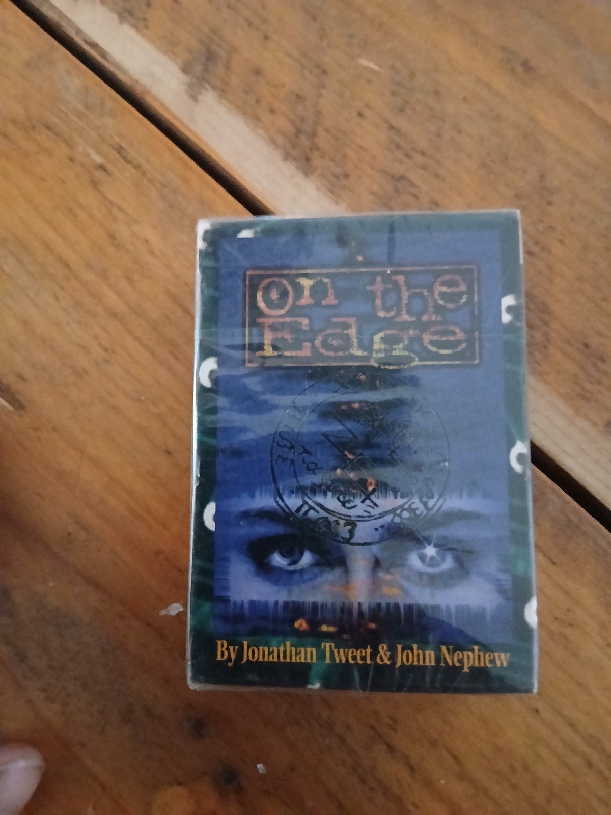 On the Edge: A Paranoid's Paradise Starter Deck (nieuw), Hobby en Vrije tijd, Ophalen of Verzenden, Een of twee spelers, Info@tridentinc.com