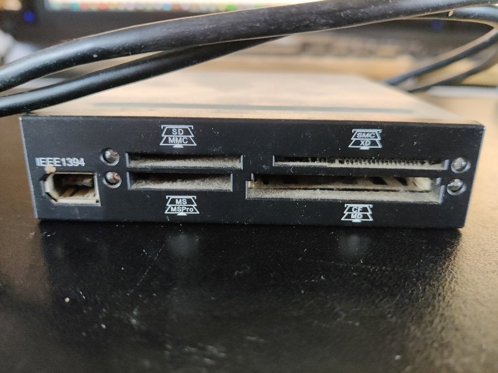 Cardreader - 3,5 inch- zwart met FireWire [CR04] 10-6, Ophalen of Verzenden, Zo goed als nieuw, Desktop