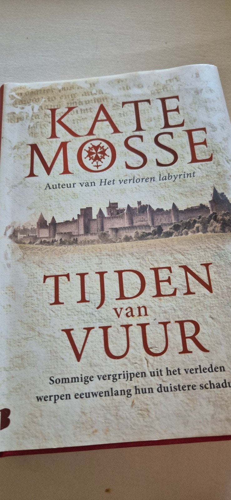 Kate Mosse - Tijden van vuur hardcover, Boeken, Ophalen of Verzenden, Zo goed als nieuw, Kate Mosse