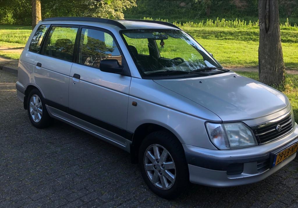 Daihatsu Gran Move 1.6 2002 Grijs, 13 km/l, Achterwielaandrijving, 40 €/maand, 4 cilinders
