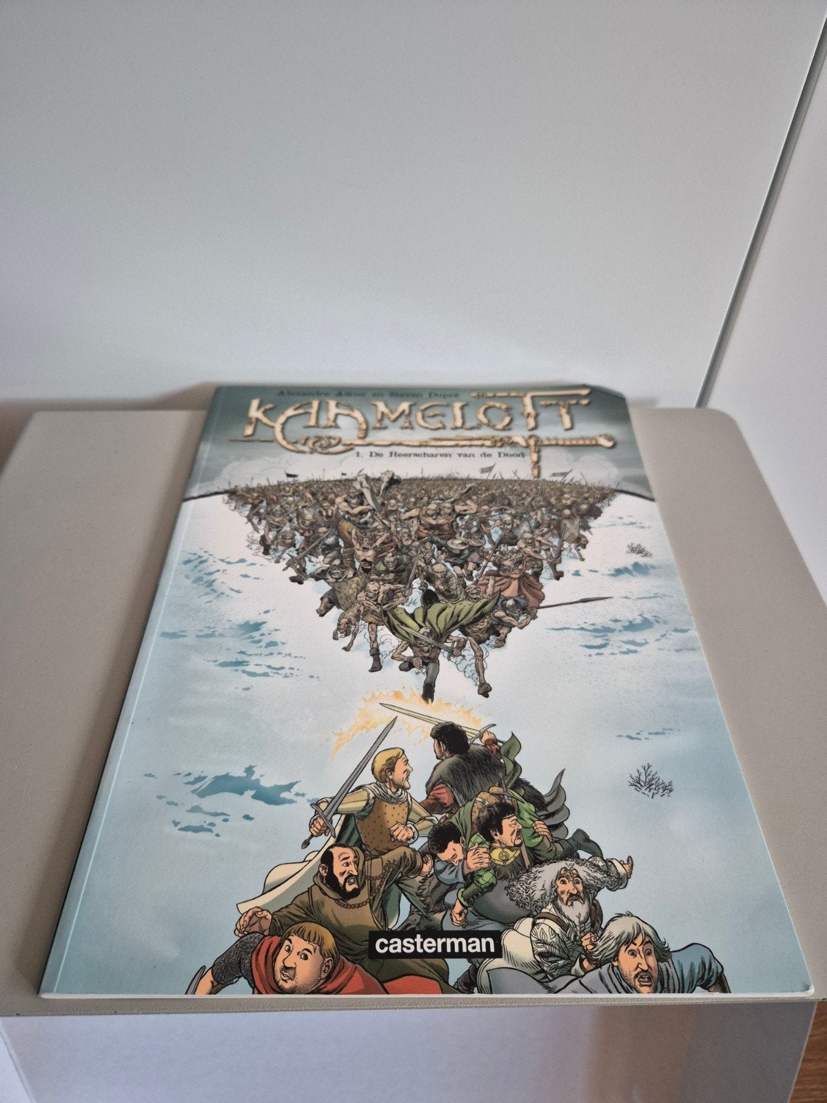 Kaamelott deel 1 - De Heerscharen van de Dood, Eén stripboek, A. Astier, Ophalen of Verzenden, Zo goed als nieuw