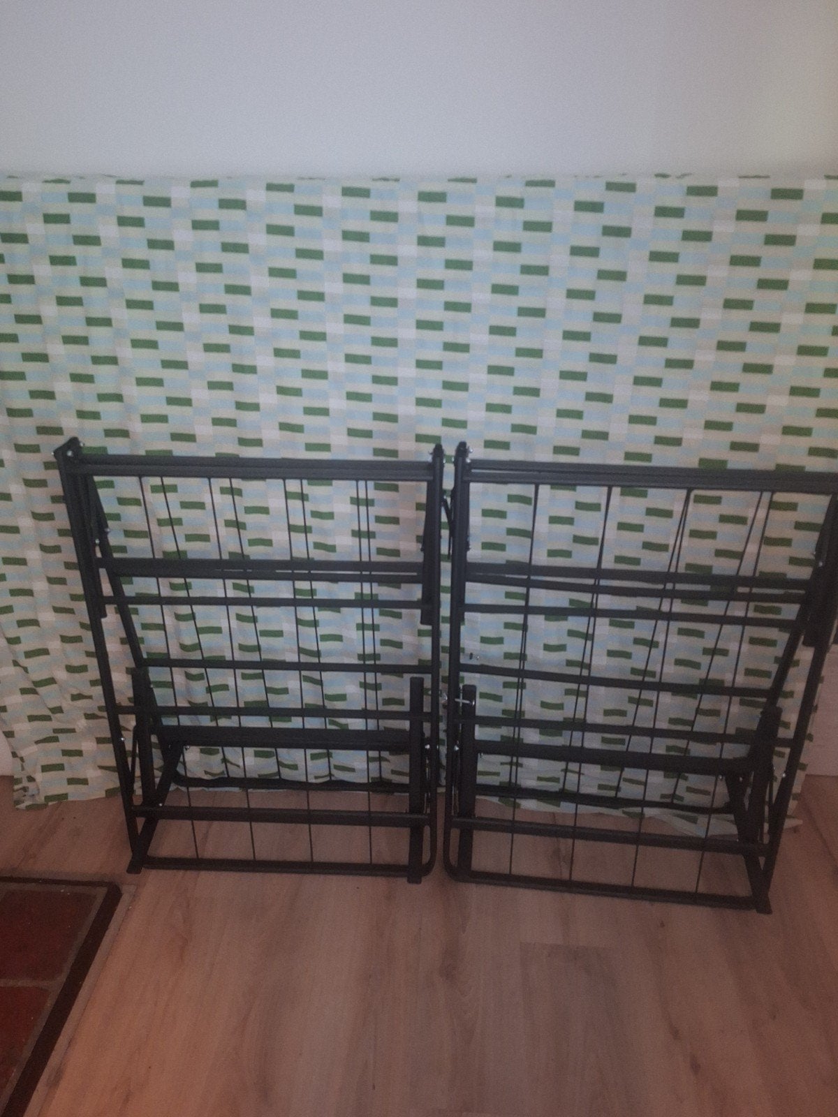 Foto 2 van Inklapbaar tweepersoonsbed 140x200 met nieuw matras