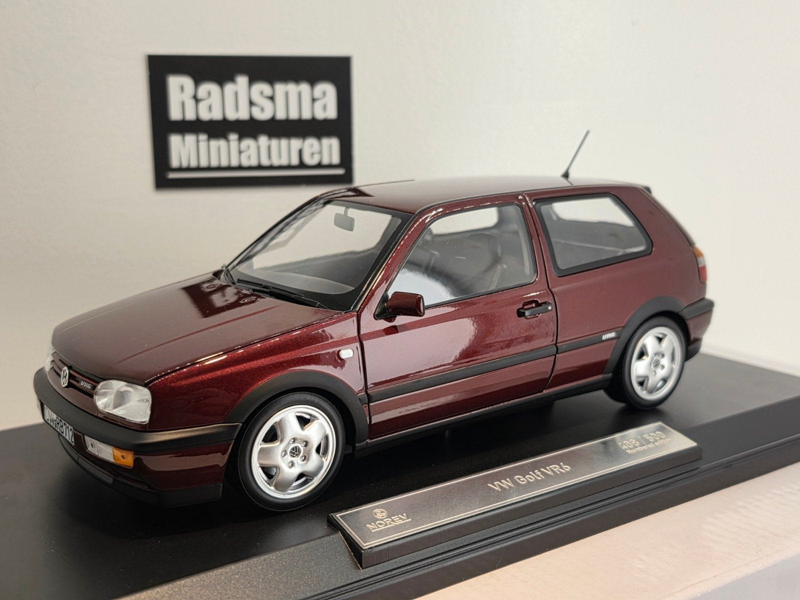 Volkswagen Golf Mk3 VR6 - Indian red - 1:18 Norev exclusive, Hobby en Vrije tijd, Modelauto's | 1:18, Norev Exclusive 500 pcs