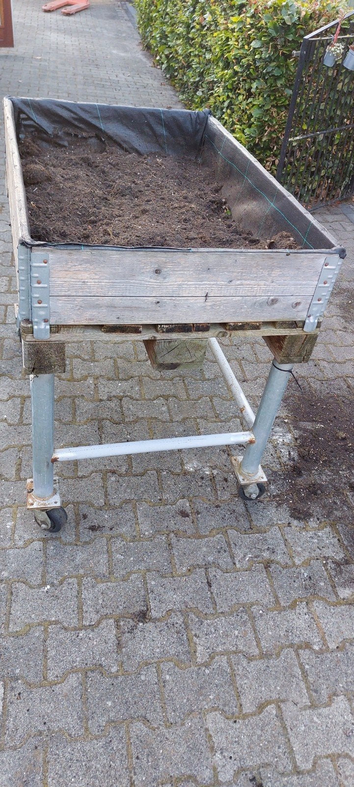 Kweekbak op wielen, Ophalen, Gebruikt, Kweekbak