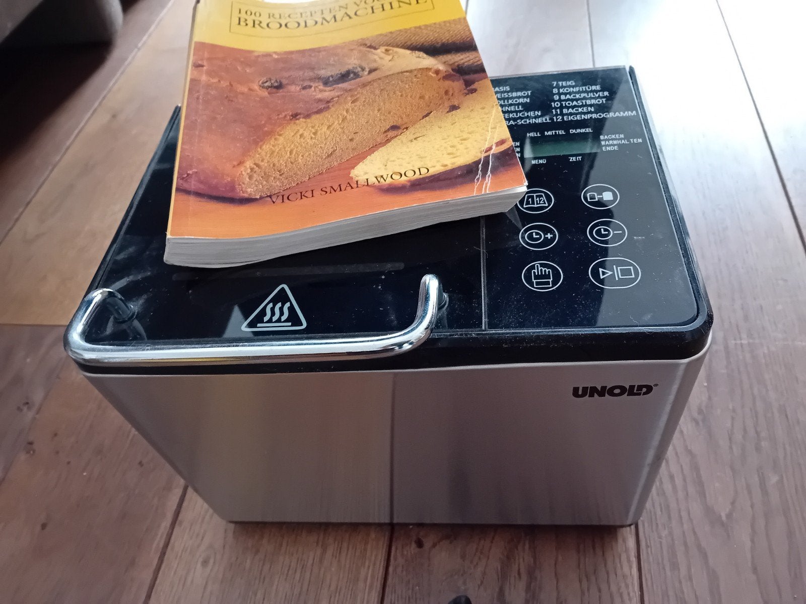 Unold Broodbakmachine met receptenboek, Met timer, 800 tot 1200 gram deeg, Ophalen of Verzenden, Gebruikt