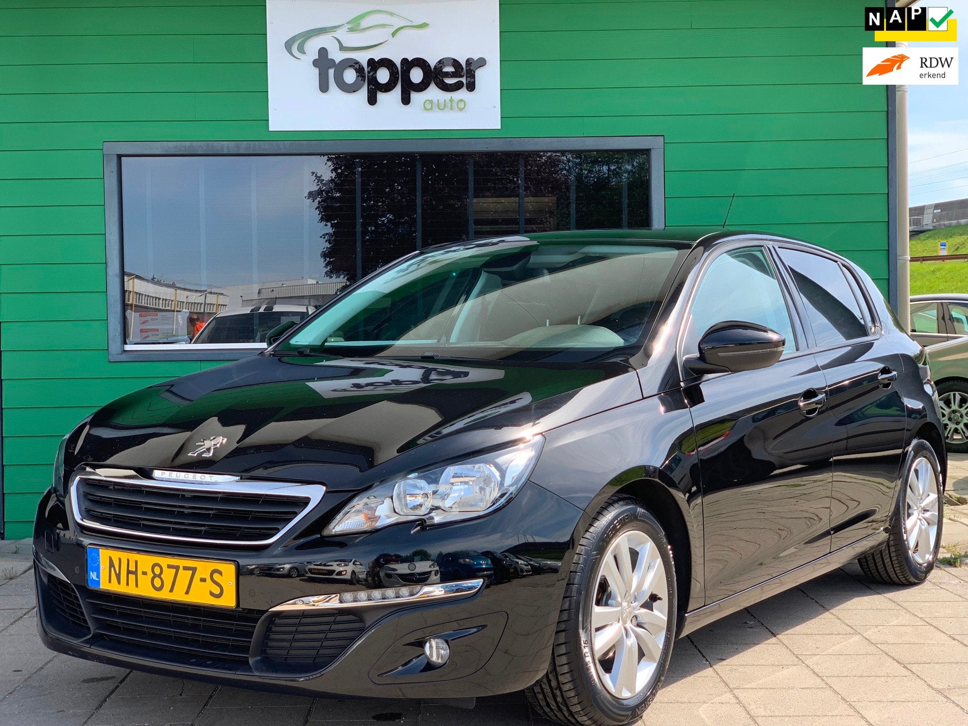Peugeot 308 1.2 PureTech Blue Lion|Navigatie|CruiseControl|P, Auto's, Peugeot, Voorwielaandrijving, Gebruikt, Euro 6, 1199 cc