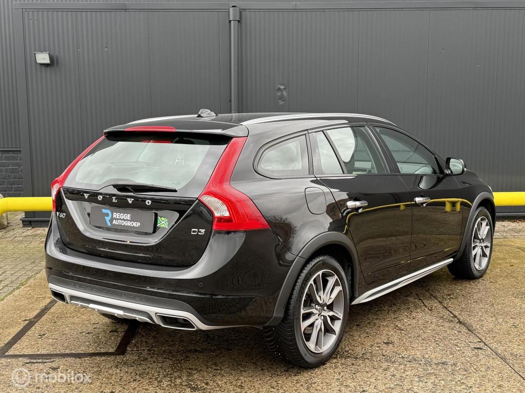 Volvo V60 Cross Country 2.0 D3 Summum, Voorwielaandrijving, 4 cilinders, Zwart, Origineel Nederlands