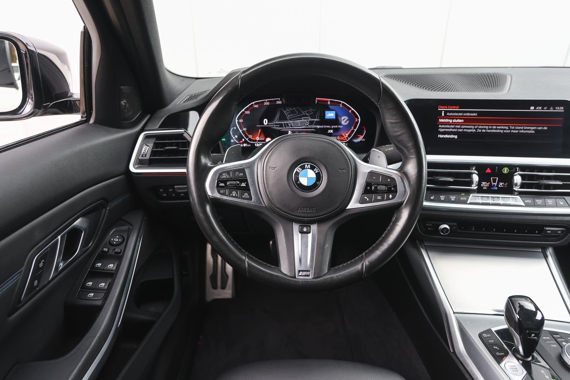 BMW 3 Serie 330i xDrive Executive M Sport Automaat / Trekhaa, Auto's, 1998 cc, 4 cilinders, Wit, Origineel Nederlands