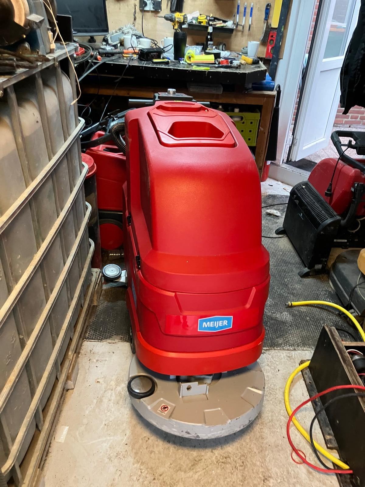 Meijer Schrob- en Zuigmachine - Professionele Reiniging, Doe-het-zelf en Verbouw, Ophalen, Gebruikt, Schrobmachine
