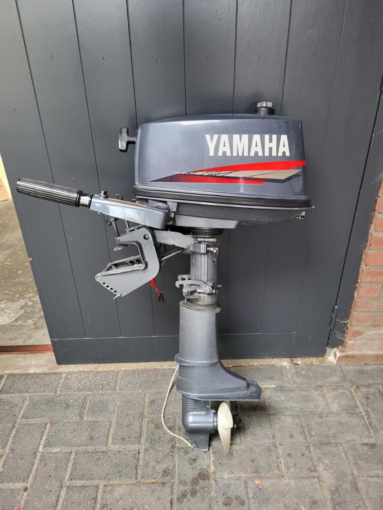Yamaha 4pk 2-takt buitenboordmotor met gratis boot, Watersport en Boten, Buiten- en Binnenboordmotoren, Ophalen, Gebruikt, Minder dan 5 pk
