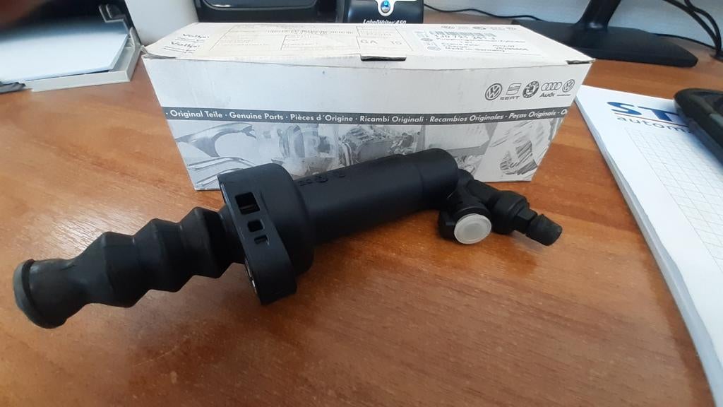 T4 koppelingshulpcilinder 1jo721261j, Ophalen, T.Smit Outlet Store, Info@tommysmit.nl, 7008AR