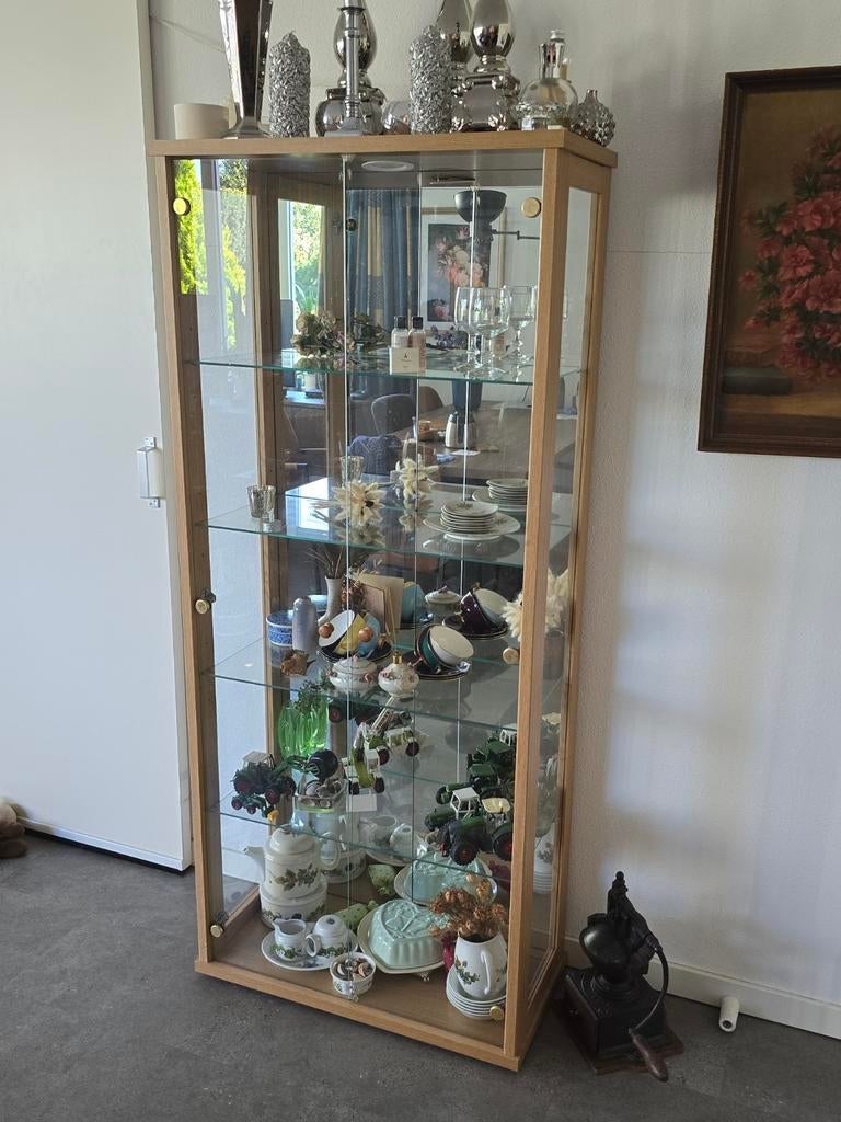 Te  koop vitrine kast, Ophalen, Gebruikt, 150 tot 200 cm, 25 tot 50 cm