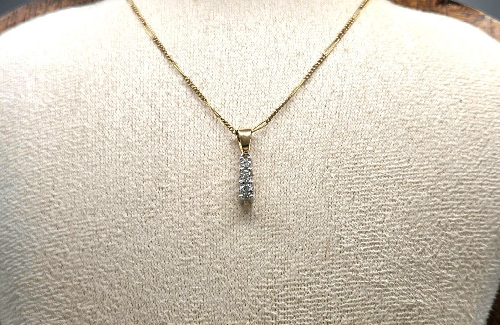 Gouden Vintage bi-color hangerdiamanten.Ca: 0.25 ct.2026/453, Overige voorstellingen, ., Ophalen of Verzenden, Zo goed als nieuw