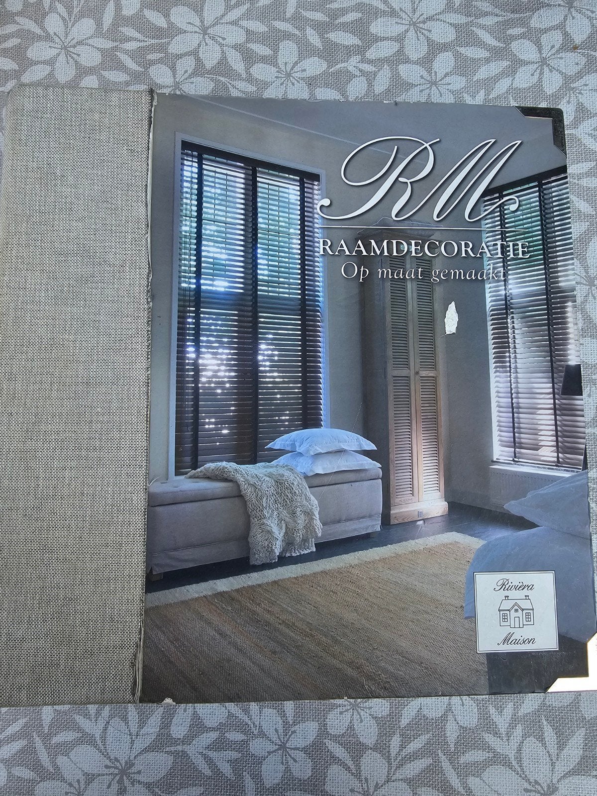RIVIERA MAISON; MOOI GROOT INSPIRATIE BOEK BIEDEN, Ophalen of Verzenden, Zo goed als nieuw, Interieur en Design