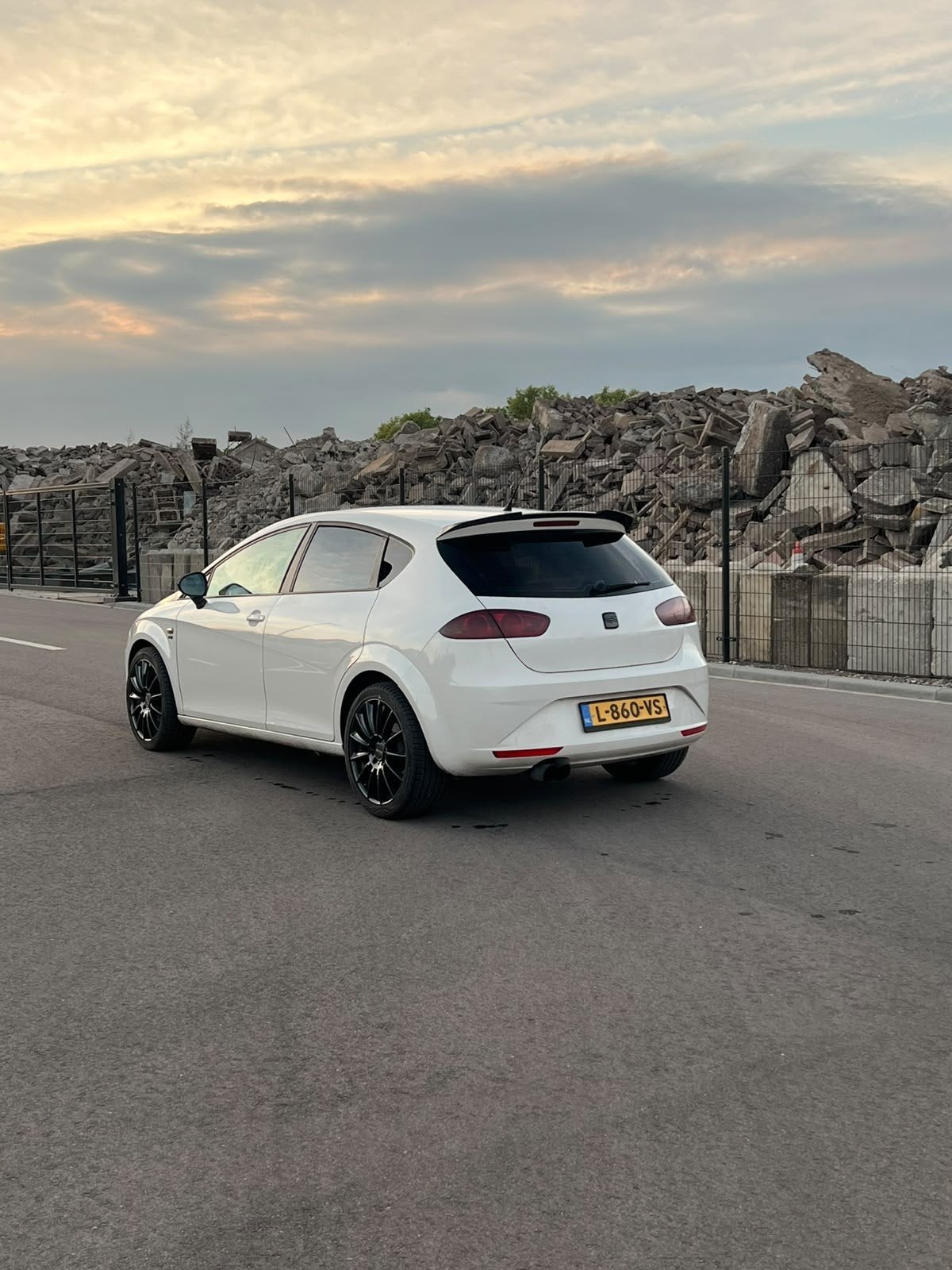 Seat Leon 1.2 TSI 77KW 2012 Wit, Auto's, Voorwielaandrijving, 4 cilinders, Leon, Wit