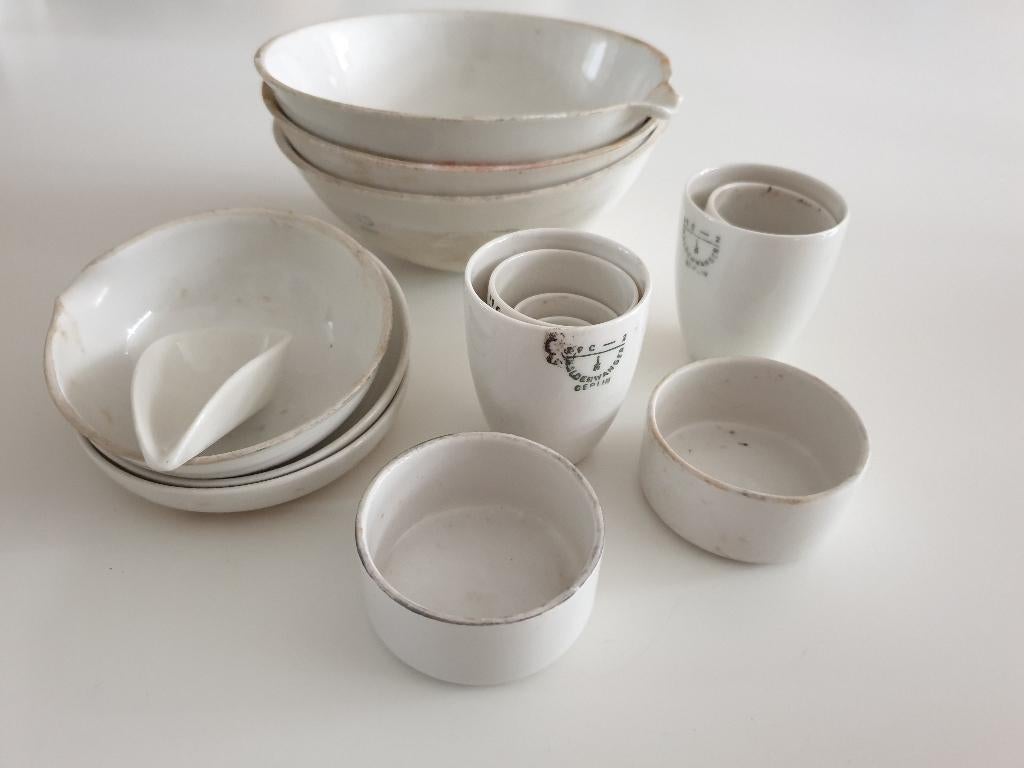 Vintage witte porseleinen laboratorium/apothekerspotjes, Antiek en Kunst, Curiosa en Brocante, Ophalen of Verzenden