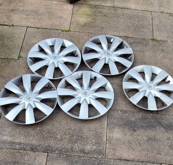 5 Toyota wieldoppen, Ophalen, Gebruikt