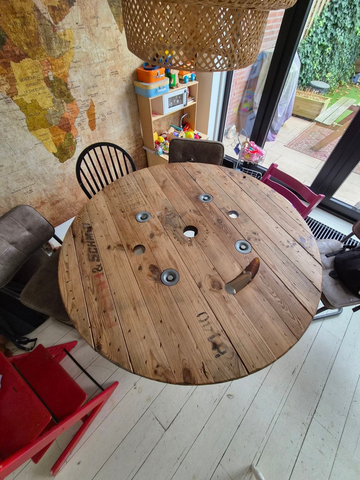 Houten eettafel met metalen poten, Ophalen, Gebruikt