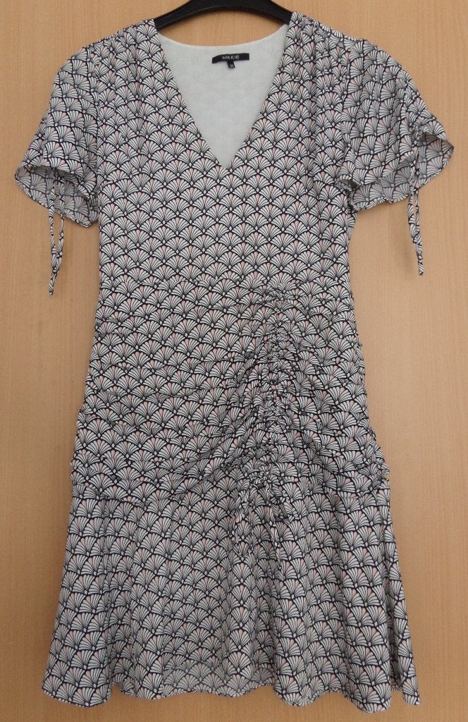Mooie jurk van Nikkie met leuke details maat S, Meerkleurig, Ophalen of Verzenden, Zo goed als nieuw, Nikkie