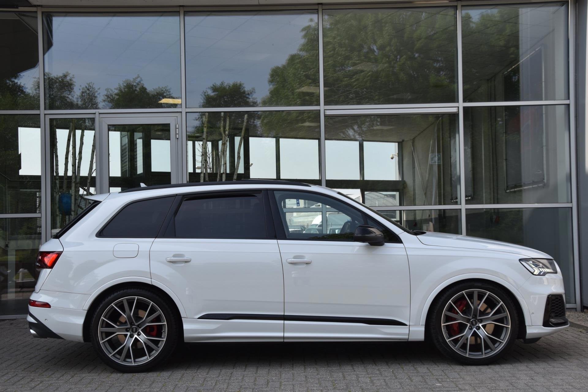 Audi SQ7 435PK | Night Vision | HUD | Pano | 4W-Sturing | AC, Auto's, 435 pk, Gebruikt, Wit, Leder