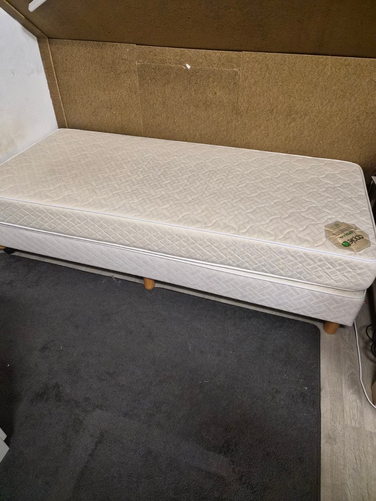 Eenpersoons boxspring, Ophalen, 90 cm, Eenpersoons, Zo goed als nieuw