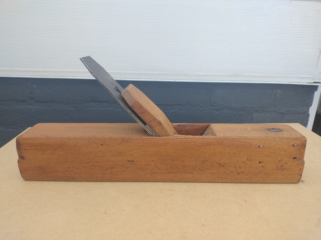 Houten Blokschaaf met Kwaliteitsbeitel Pilana, Antiek en Kunst, Antiek | Gereedschap en Instrumenten, Ophalen