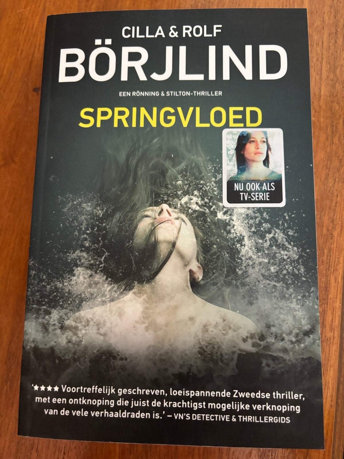 Cilla & Rolf Börjlind - Springvloed (Rönning & Stilton-thril, Ophalen of Verzenden, Zo goed als nieuw, Scandinavië