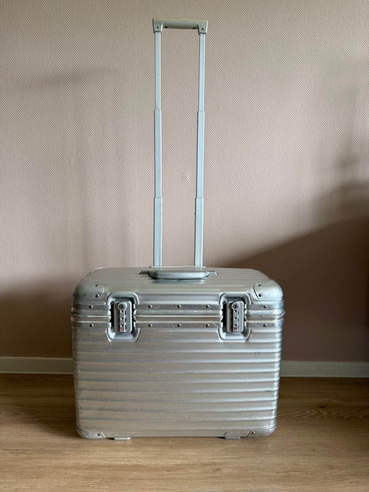 Rimowa pilotenkoffer topas 36l, Sieraden, Tassen en Uiterlijk, Wieltjes, Gebruikt, 50 tot 60 cm, Ophalen of Verzenden